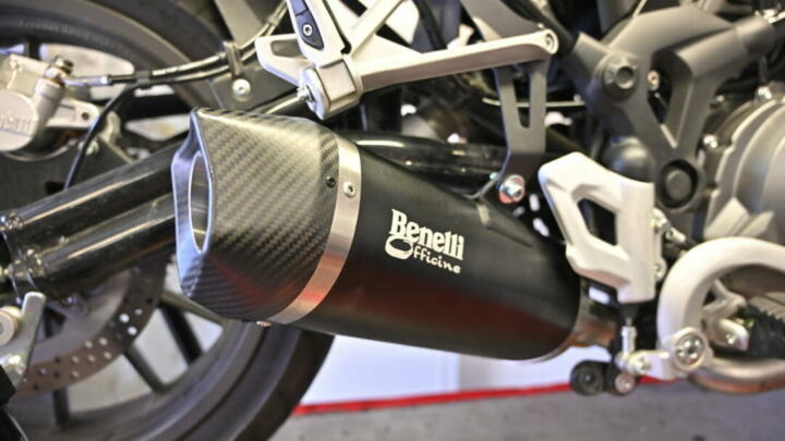 echappement benelli trk 502